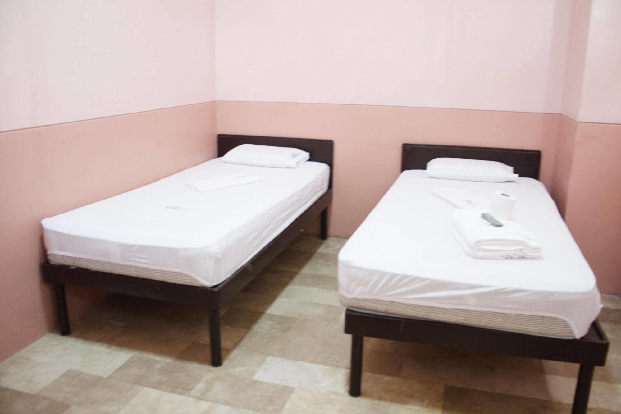 Gv Hotel - Borongan Экстерьер фото